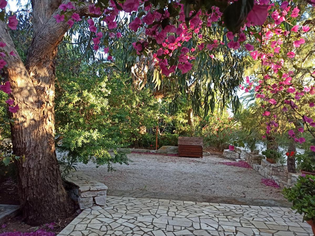 Villa Beatrice Serranova Buitenkant foto